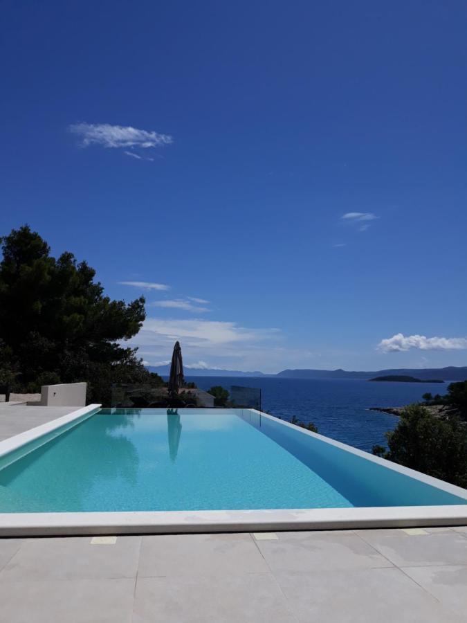 Holiday Hvar Vrbanj Exterior foto