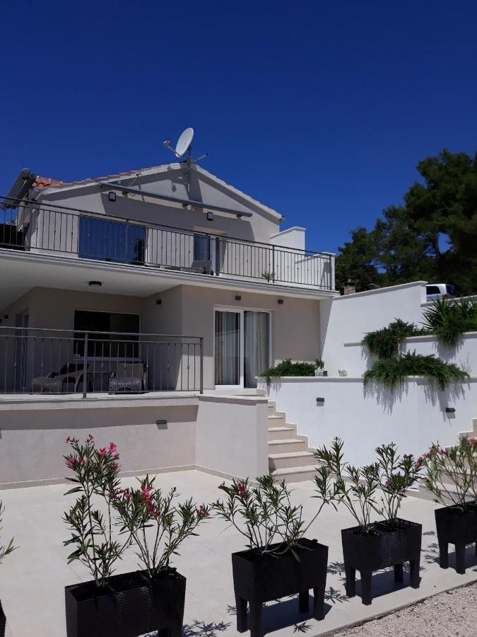 Holiday Hvar Vrbanj Exterior foto