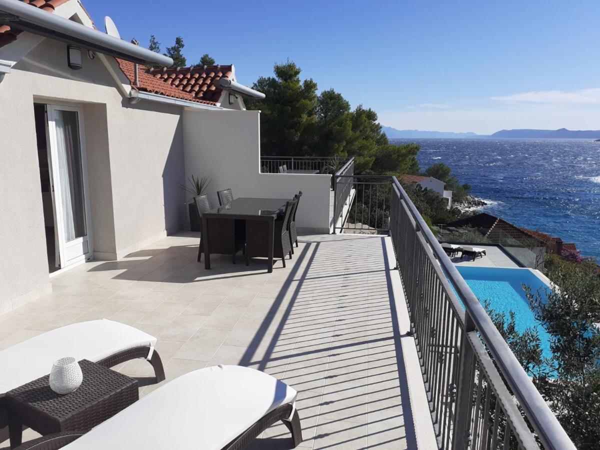 Holiday Hvar Vrbanj Exterior foto