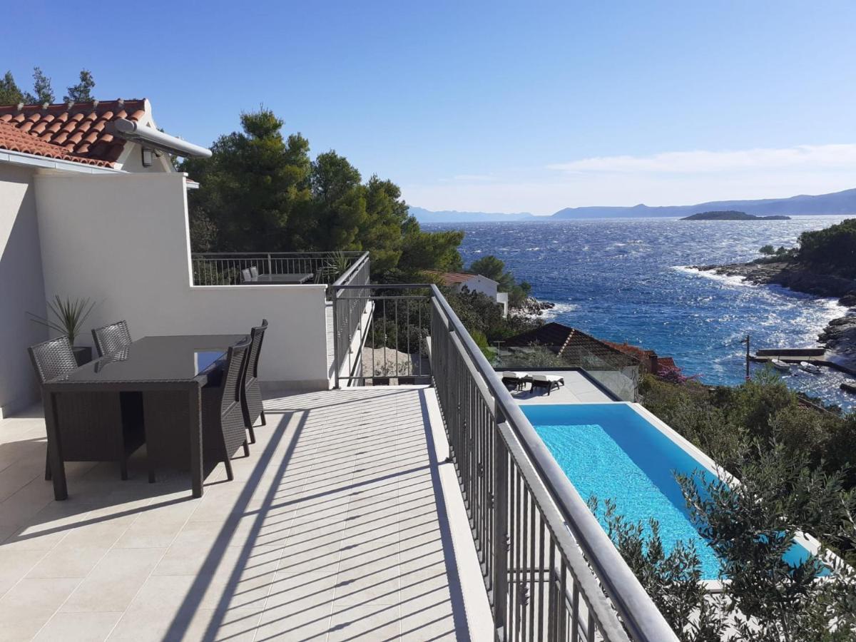 Holiday Hvar Vrbanj Exterior foto