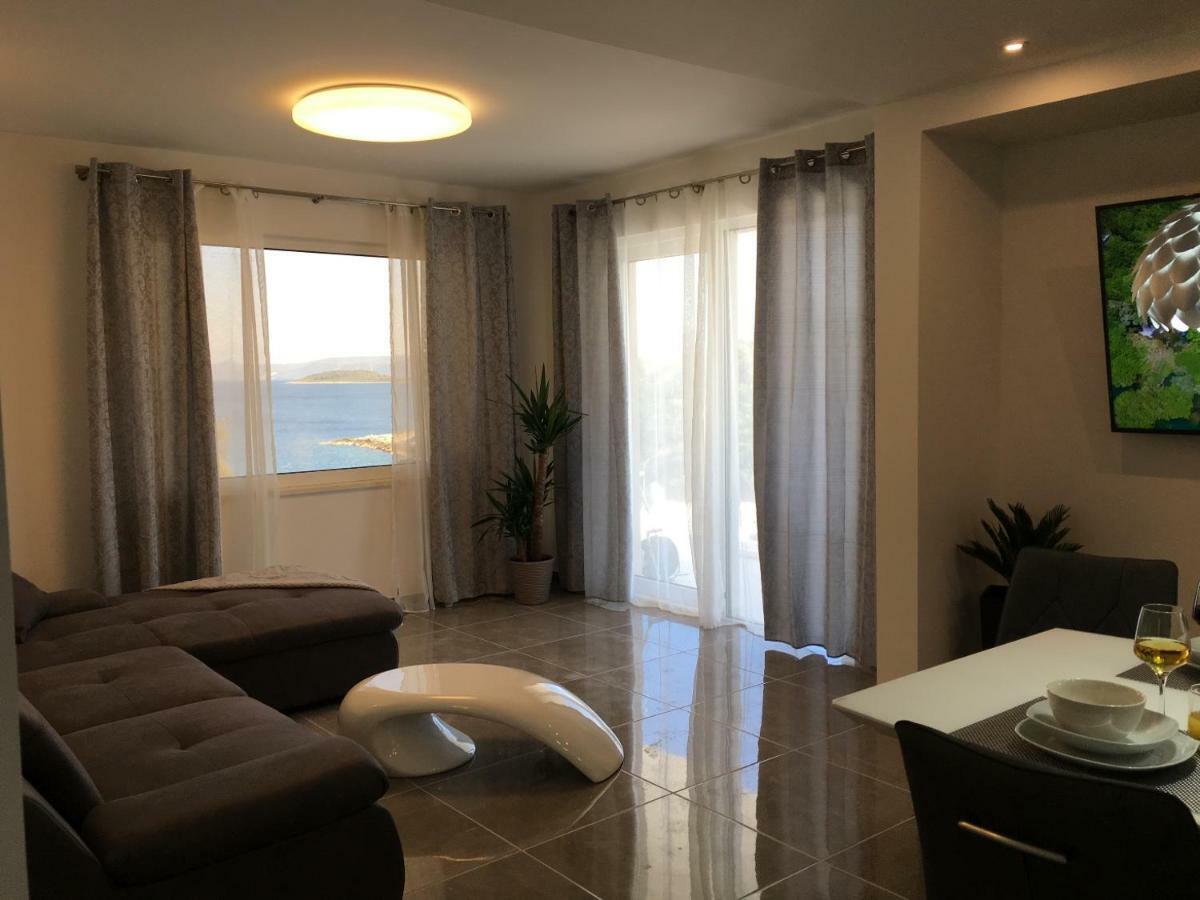 Holiday Hvar Vrbanj Exterior foto